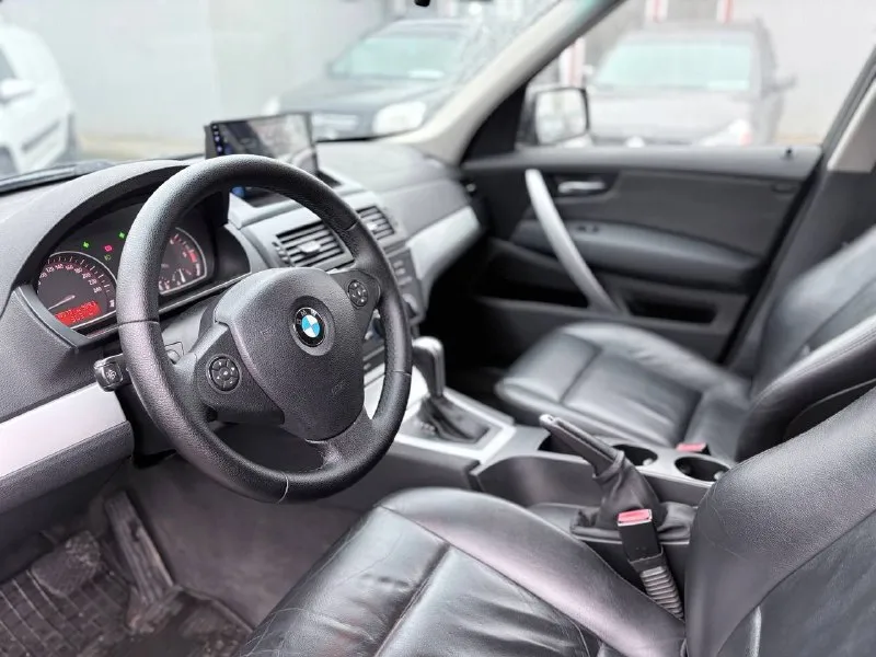 Продам bmw x3 e83 рестайлинг 2009г. 2л (179 л. с.) коробка автомат полный привод xdrive ☎ +7949-634-22-65 автомобиль в отличном состоянии. кузов без дефектов и ржавчины. два передних крыла косметический окрас, остальное в заводском. крылья красили в дорогом сервисе, 60 тыс. руб. за деталь, покрашено отлично. вид имеет шикарный. все детали родные. двигатель, коробка, техника, электрика все работает отлично, без вложений и проблем. недавно проводилась полная диагностика автомобиля, все что требовалось заменено, также везде поменяны жидкости (масла, антифриз, тормозная жидкость, жидкость гур) и фильтра. по электрике все работает, ошибок нет. летом кондиционер дозаправлялся, холодит отлично. печка тоже греет отлично. ❗на выполненные работы есть акты и чеки. хорошая комплектация: кожанный салон, кожаный руль, полный электро-стеклопакет, 10 подушек безопасности, кондиционер, подогрев заднего стекла, парктроники, электро регулировка зеркал, помощь при спуске, датчики 📞 звоните: +7(949)6342265 - фотография - 5