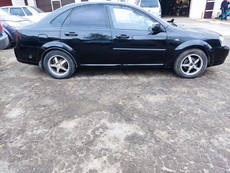 Chevrolet lacetti (лачетти) 2006 г. 1.8 л. , пятилетка. авто мариупольское, покраска не идеальна. срочная продажа!!! цена: 350 тыс. , торг +79497441272 📲 tg: елена ромашкина 📞 звоните: +7(949)7441272 - фотография - 3