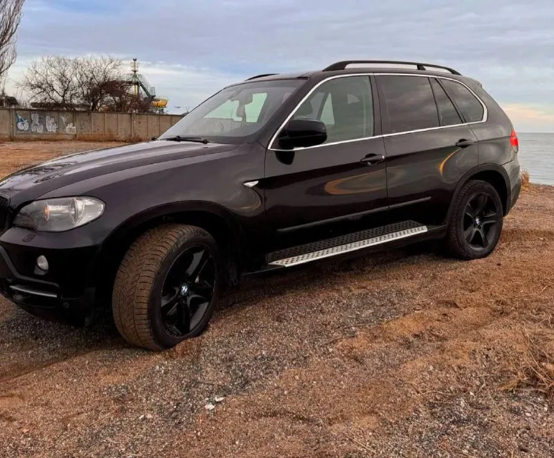 Продажа/обмен bmw x5 e70 год 2007 4.8 бензин автомобиль обслужен, в круг установлены новые тормозные диски и колодки. все жидкости поменяны. хорошая зимняя резина. местный учет. любое переоформление. интересует обмен с вашей доплатой. все вопросы по телефону 📲+79497051149 мариуполь цена 🔥 1.350 000 🔥 📲 tg: @viktoriyamariupol 📞 звоните: +7(949)7051149 - фотография - 3