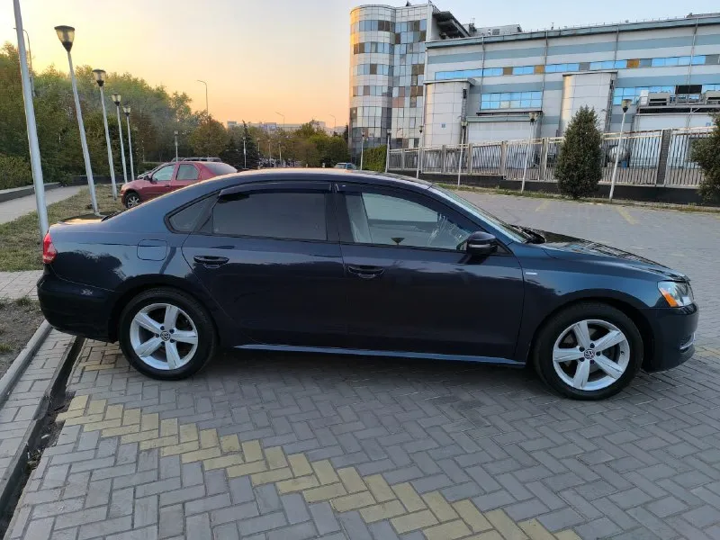 Volkswagen passat b7 год выпуска: 2014 по vin-коду 2015 двигатель: 1.8 турбо. 170 л. с. коробка автомат: aisin салон: кожаный диски: r-17 шины лето диски: r-16 шины зима 1200000 руб. тел:+79493213816 оснащение: датчик дождя, датчик света, камера заднего вида и др. продаю свой автомобиль volkswagen passat b7. если вам нужен надёжный и комфортабельный автомобиль, буду рад обсудить условия продажи. 📲 tg: с. а 📞 звоните: +7(949)3213816 - фотография - 3