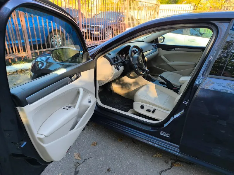 Volkswagen passat b7 год выпуска: 2014 по vin-коду 2015 двигатель: 1.8 турбо. 170 л. с. коробка автомат: aisin салон: кожаный диски: r-17 шины лето диски: r-16 шины зима 1200000 руб. тел:+79493213816 оснащение: датчик дождя, датчик света, камера заднего вида и др. продаю свой автомобиль volkswagen passat b7. если вам нужен надёжный и комфортабельный автомобиль, буду рад обсудить условия продажи. 📲 tg: с. а 📞 звоните: +7(949)3213816 - фотография - 6