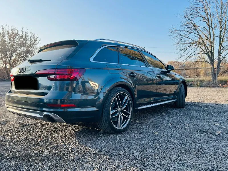 Продам личный авто который пригонял под заказ для себя, audi a4 b9 allroad в комплектации prestige, двигатель 2л турбо 252лс фирменная система полного привода quattro коробка dl382(переключений не ощущаются) покупал 2 года назад, тогда был 119600 км, сейчас 141000 замена масла каждые 5 тысяч (расхода масла нет) масло только motul масло в двс 2тыс назад муфта редуктор и коробка 15 тыс назад (оригинал) также заменил тормоза в круг на вентилируемые с перфорацией (zimmerman) резина зимняя и летняя в новом состоянии ! диски оригинал audi r19 такой комплектации в стране практически нет, из начинки есть все, что нужно! камеры 360(круговой обзор) премиальная акустика bang&olufsen 14 колонок и саб память сидений помощь парковки проекция автомобиль личный оформлен на меня !!! перекупы, салоны, площадки мимо!! машина полностью обслужена и доедет куда угодно обоснованный торг у машины ! +79493437687 до 📲 tg: ︎ 📞 звоните: +7(949)3437687 - фотография - 4
