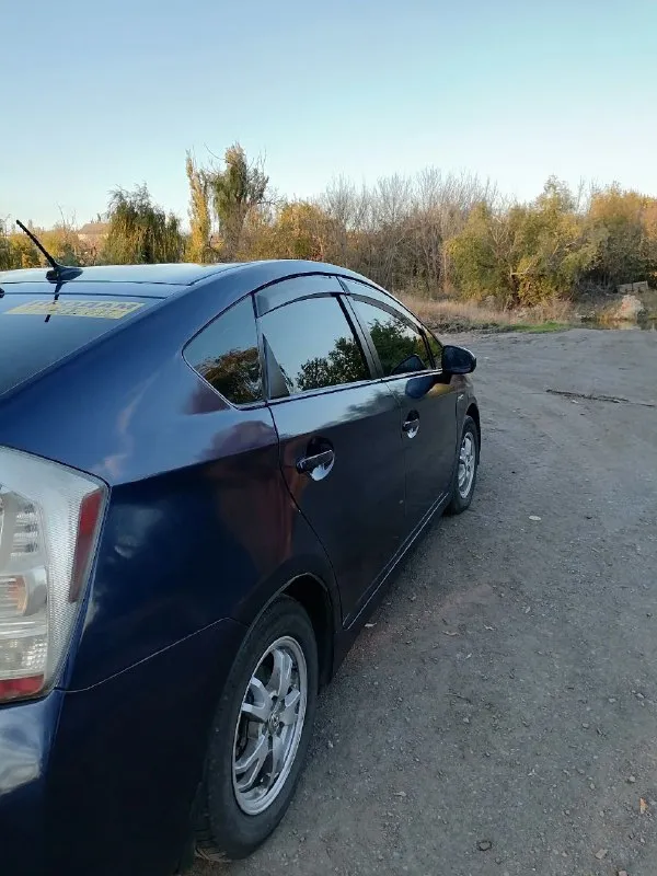 Продам. toyota prius 30. 2011г. гибрид, (газ- бензин). пробег 122648 m. куплен новый передний бампер, отдам в в батарею. цена 1,1 🍋 торг. телефон: +79497058148 - фотография - 6