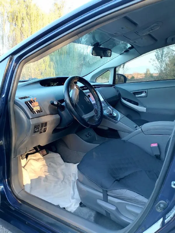 Продам. toyota prius 30. 2011г. гибрид, (газ- бензин). пробег 122648 m. куплен новый передний бампер, отдам в в батарею. цена 1,1 🍋 торг. телефон: +79497058148 - фотография - 7