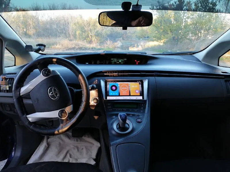 Продам. toyota prius 30. 2011г. гибрид, (газ- бензин). пробег 122648 m. куплен новый передний бампер, отдам в в батарею. цена 1,1 🍋 торг. телефон: +79497058148 - фотография - 9