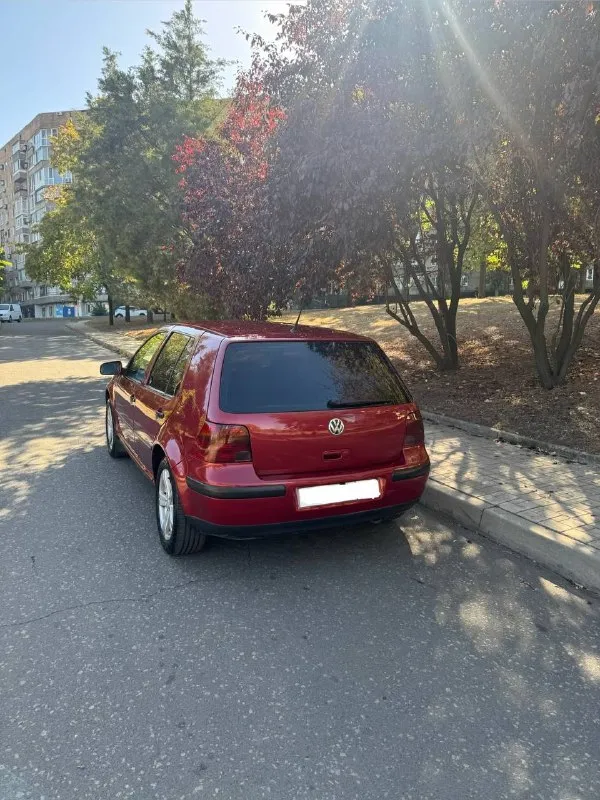 Продам volkswagen golf 4 1999 года.
Volkswagen гольф 🔥комплектация с кондиционером
1.6 Бензин. Простой, надежный мотор.
Кпп - механика
Автомобиль целый, ржавчины и гнили нет
Работает штатно, дыма и посторонних звуков нет.
Заменен на контрактный с пробегом 68000,в птс уже вписан
Ходовая вся перебрана, автомобиль без каких либо вложений, каждый день на ходу.
Машина в хорошем состоянии, сел-поехал.
Цена 430.000 руб торг возле капота
Документы чистые и в порядке, птс, стс, дкп все на руках.
+79493829280
Осмотр: донецк
📲 Tg: @chip0004
📞 Звоните: +7(949)3829280 - фотография - 5