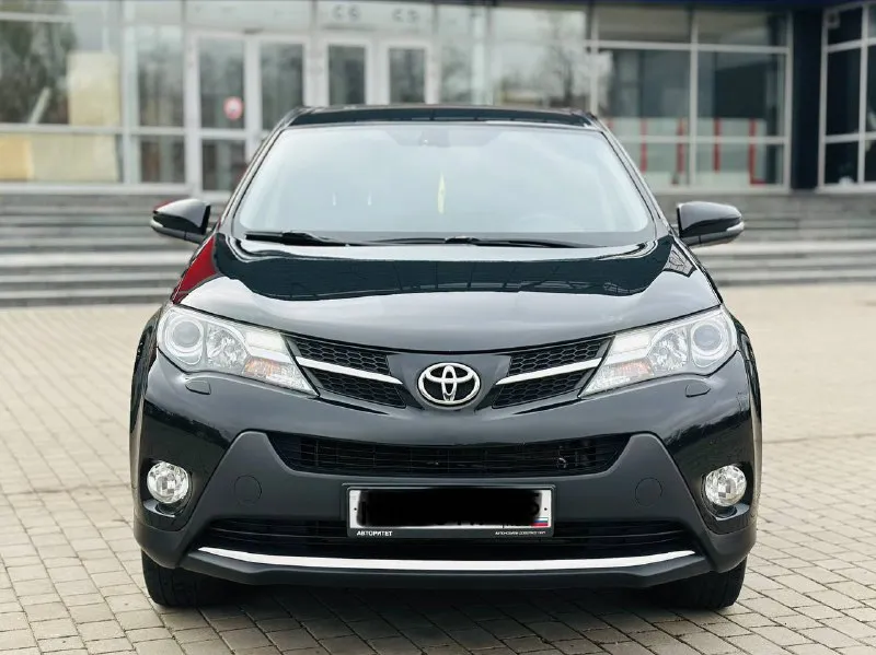 Toyota rav4 официал! 2013г бензин 2.0 автомат максимальная комплектация!!! 123 родного пробега!!! автомобиль не требует вложений! есть все для комфортного вождения!! без ключевой доступ, старт/стоп, салон кожа, электро регулировка сидений, подогрев сидений, парктроник, камера заднего вида, монитор, электро багажник, климат/контроль, круиз/контроль, мульти руль, и многое другое…. . с документами полный порядок!!!! переоформление в мрэо!! цена 1,565!!!!!! все вопросы по тел +79494681080 - фотография - 2