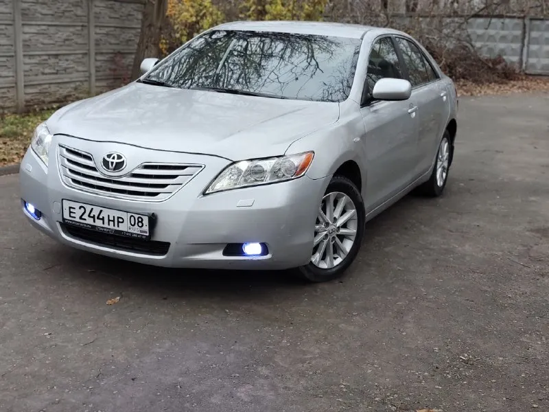 Toyota camry 2006 2.4 на полном ходу, обслужена полностью, вложений не требует, мотор работает отлично, коробка тоже, ходовая на 5+, кузов ровный, без дтп, стекла заводские, по комплектации: датчик света/дождя, двухзонный климат, мультируль, андроид монитор, би-лед линзы, и тд. по документам полный порядок, автотека хорошая, переоформление без проблем цена 785000р +79494952144 возможен обмен на обмен дороже 📞 звоните: +7(949)4952144 - фотография - 2