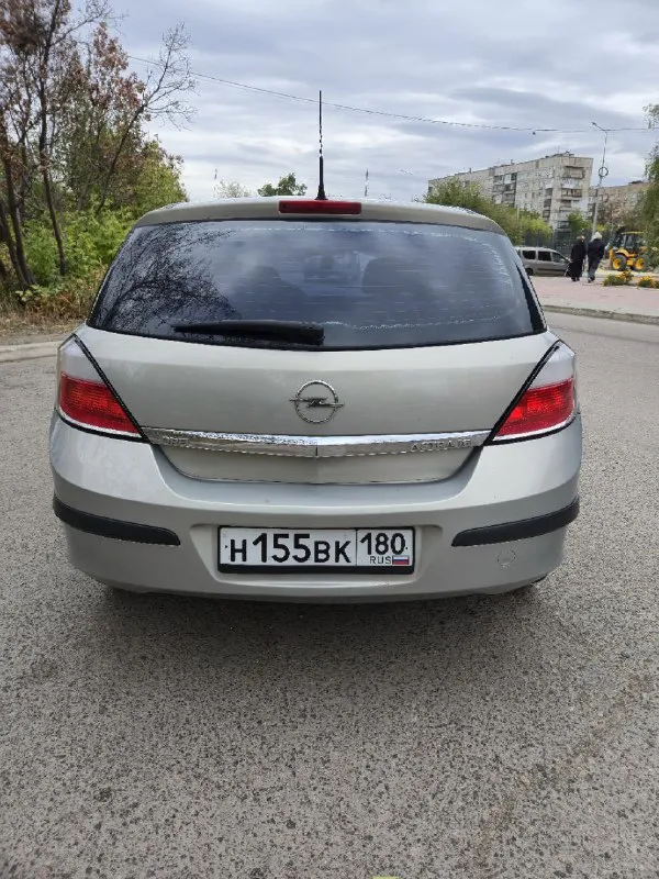 Продам: opel astra h год: 2006 двигатель: 1.6 коробка: механика машина в отличном состоянии, мотор коробка без нареканий, ходовая без стуков, по электрике так же вопросов нет. масло не ест. ходовая вся перебрана. по машине много чего сделано, кому интересно расскажу стоит новая зимняя резина +летняя на дисках цена: 590.590т. р торг при осмотре рассмотрю обмен ♻️ с газом!!! +79496260289 📲 tg: tom shelbi 📞 звоните: +7(949)6260289 - фотография - 4