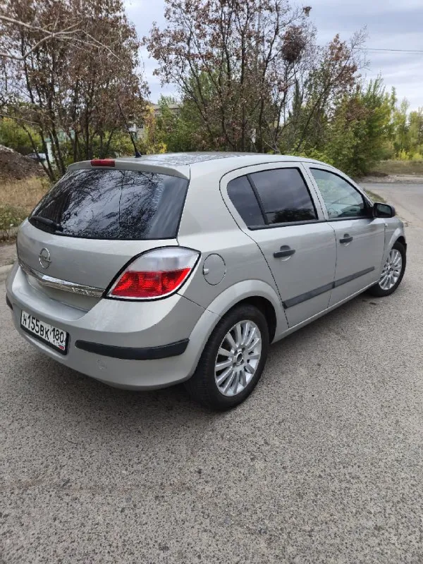 Продам: opel astra h год: 2006 двигатель: 1.6 коробка: механика машина в отличном состоянии, мотор коробка без нареканий, ходовая без стуков, по электрике так же вопросов нет. масло не ест. ходовая вся перебрана. по машине много чего сделано, кому интересно расскажу стоит новая зимняя резина +летняя на дисках цена: 590.590т. р торг при осмотре рассмотрю обмен ♻️ с газом!!! +79496260289 📲 tg: tom shelbi 📞 звоните: +7(949)6260289 - фотография - 6