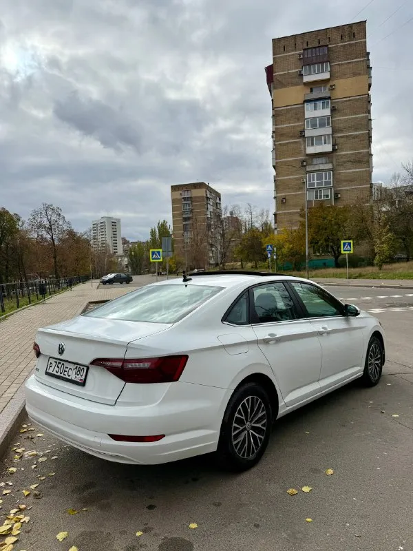 Продам volkswagen jetta год: 2020 пробег: 112 тыс. км двигатель: 1.4т коробка: aisin 8 ступка безопасность родная, стекла родные. климат-контроль, подогрев сидений и руля, слепые зоны, дистроник, датчик столкновения, панорама, кожаный салон, carplay, камера заднего вида, дистанционный запуск. полностью обслужена вин: 3vwc57bu8lm094148 цена: 1.890.000 осмотр г. донецк +7 (949) 390-65-61 📞 звоните: +7(949)3906561 - фотография - 3
