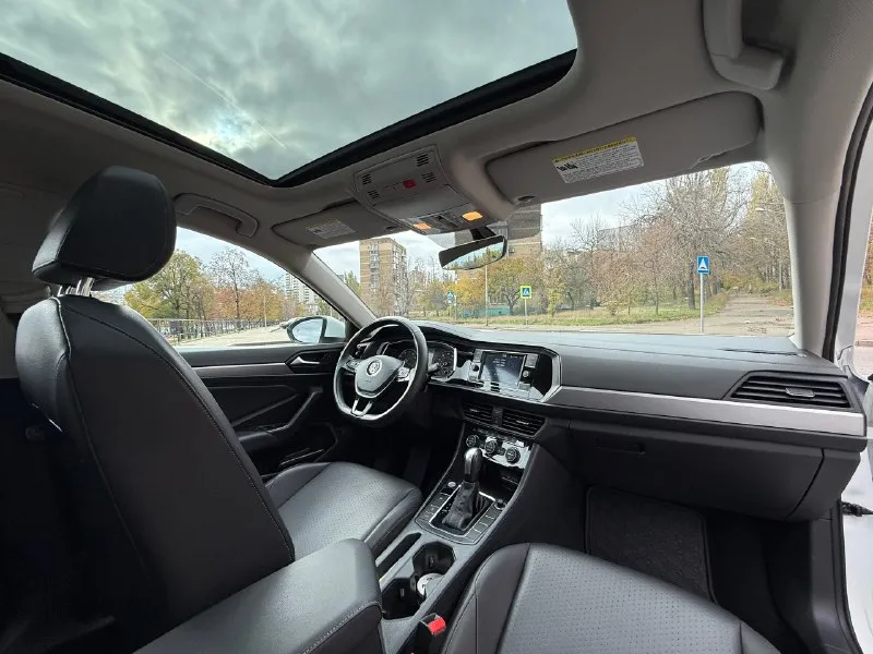 Продам volkswagen jetta год: 2020 пробег: 112 тыс. км двигатель: 1.4т коробка: aisin 8 ступка безопасность родная, стекла родные. климат-контроль, подогрев сидений и руля, слепые зоны, дистроник, датчик столкновения, панорама, кожаный салон, carplay, камера заднего вида, дистанционный запуск. полностью обслужена вин: 3vwc57bu8lm094148 цена: 1.890.000 осмотр г. донецк +7 (949) 390-65-61 📞 звоните: +7(949)3906561 - фотография - 6