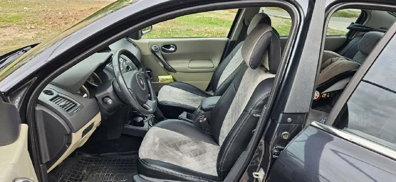Продам renault megane ii, 2007 года выпуска, объем двигателя 1.6 (к4м), механика 5 ст. , пробег 156.000., 2 комплекта новой резины зима/лето. заменены тормозные блины вкруг, ремни и ролики с натяжителями менялись на 140.000 вместе с помпой. где-то на 120.000 заменено сцепление и выжимной (полетел выжимной, сцепление менял за компанию пока все было разобрано ). стоит пакет плохие дороги. климат контроль, датчик света и дождя, на половину проклеена виброй и шумкой (сам шумил, на совесть). сборка турция, машина покупалась в автосалоне укр. цена 600.000, без торга тел. +79493374716 - фотография - 5