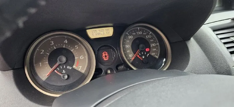 Продам renault megane ii, 2007 года выпуска, объем двигателя 1.6 (к4м), механика 5 ст. , пробег 156.000., 2 комплекта новой резины зима/лето. заменены тормозные блины вкруг, ремни и ролики с натяжителями менялись на 140.000 вместе с помпой. где-то на 120.000 заменено сцепление и выжимной (полетел выжимной, сцепление менял за компанию пока все было разобрано ). стоит пакет плохие дороги. климат контроль, датчик света и дождя, на половину проклеена виброй и шумкой (сам шумил, на совесть). сборка турция, машина покупалась в автосалоне укр. цена 600.000, без торга тел. +79493374716 - фотография - 6