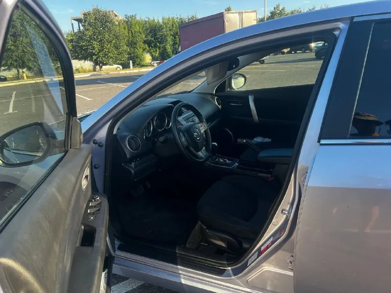 🚘 mazda 6 gh, 2008 год, 186 пробег. 2.0 бензин, коробка автомат ✅машина ухоженная, владею 2.5 года. устранены все болезни модели. 35к назад выполнена замена колец и доработка поршненой группы. расхода масла нет совсем, что редкость для данного кузова. замена масла каждые 5к. ✅полностью обслужена/ подробно расскажу при встрече. кондиционер заправлен. 📌есть притертость по заднему бамперу(торг на покраску). ✅из допов: -оригинальный спойлер+диффузор -светодионые катафоты -хорошие билед линзы -сигнализация с автозапуском starline -2 комплетка резины на дисках(заводские - зима+ лето литые)(зима прошла 2 сезона, лето с мая) -покрыта керамикой и антидождем в начале лета -заменена музыка полностью 📌продаю пока интересующая меня машина в продаже. 💸стоимость - 875 т. р. реальному покупателю очень хороший торг. 📍территориально - донецк. +79493237485 николай 📲 tg: @markubi777 📞 звоните: +7(949)3237485 - фотография - 7