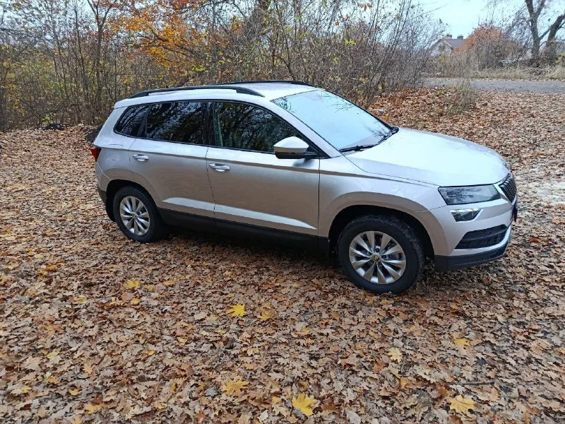 Продам skoda karoq 2020 г 1,4 turbo, акпп 152 л с пробег 106000 тыс. продажа от собственника машина в достойном состоянии, салон как новый. хорошая комплектация. донецк все детали по телефону +79494928738 - фотография - 3