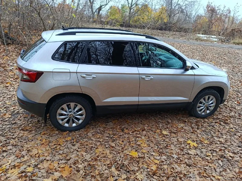 Продам skoda karoq 2020 г 1,4 turbo, акпп 152 л с пробег 106000 тыс. продажа от собственника машина в достойном состоянии, салон как новый. хорошая комплектация. донецк все детали по телефону +79494928738 - фотография - 9
