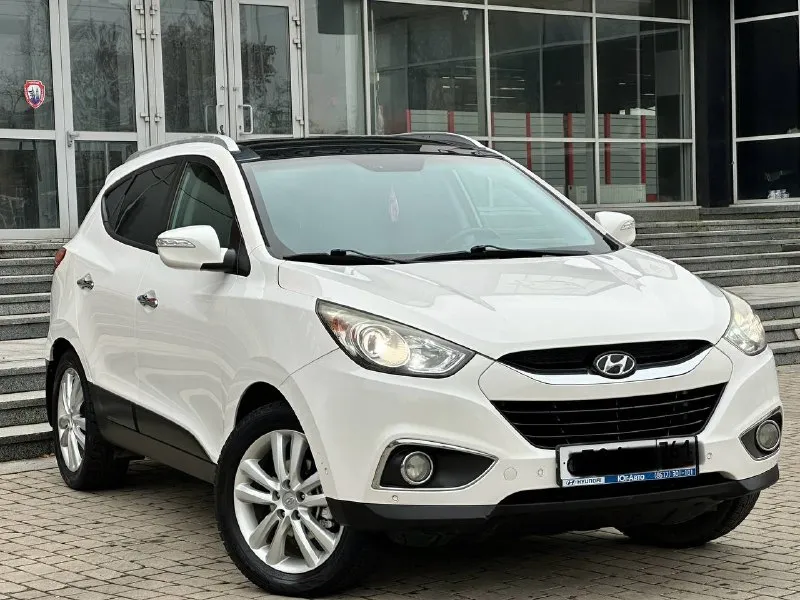 Hyundai ix35 2012г. 2.0 бензин автоматическая коробка передач (полный привод) автомобиль в отличном состоянии, без дтп 167тыс, км родного пробега, обслуживание все и всегда во время, комплектация максимальная! кожаный салон, подогрев сидений, панорама подогрев руля, авто парковка, климат контроль, и многое другое! с документами полный порядок! от собственника цена 1.315-000тыс. ₽ остальные вопросы по тел звоните +7949-551-68-75 📲 tg: n.77 📞 звоните: +7(949)5516875 - фотография - 4