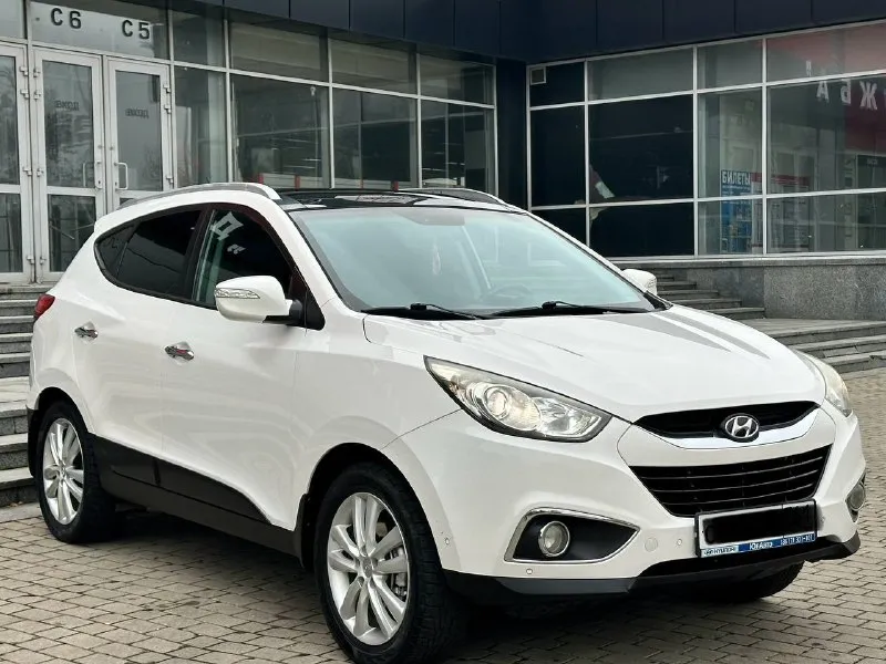 Hyundai ix35 2012г. 2.0 бензин автоматическая коробка передач (полный привод) автомобиль в отличном состоянии, без дтп 167тыс, км родного пробега, обслуживание все и всегда во время, комплектация максимальная! кожаный салон, подогрев сидений, панорама подогрев руля, авто парковка, климат контроль, и многое другое! с документами полный порядок! от собственника цена 1.315-000тыс. ₽ остальные вопросы по тел звоните +7949-551-68-75 📲 tg: n.77 📞 звоните: +7(949)5516875 - фотография - 5