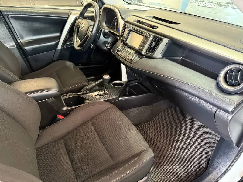 Toyota rav4 год: 2015 двигатель:2.0t дизель кпп: автомат привод: полный пробег:159000км цена:2000000₽ 📞 🇷🇺 звоните: +79496107823 - фотография - 7