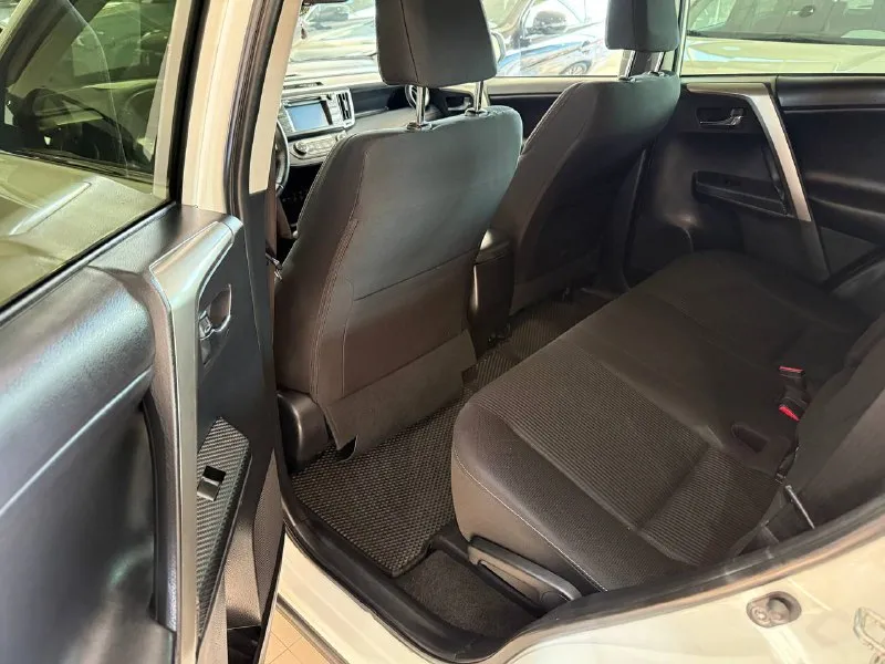 Toyota rav4 год: 2015 двигатель:2.0t дизель кпп: автомат привод: полный пробег:159000км цена:2000000₽ 📞 🇷🇺 звоните: +79496107823 - фотография - 8