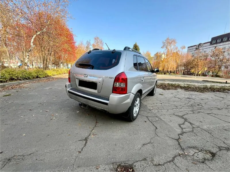 🚙hyundai tucson 💰цена - 850.000 🌍 город - донецк 📆 год выпуска - 2006 🛞пробег - 270000 км ⛽️топливо - бензин ⚙️модификация- 2.0 🕹️кпп - механика 🏋🏻‍♂️собственник - да ☎️+79493405068 abs✅ усилитель руля✅ эл. подъемники ✅ - фотография - 4