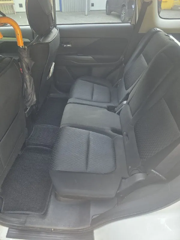 Продам! мицубиси аутлендер, 2.4 cvt, 2013г. бензин. установлено гбо на 70л. полный привод. пробег 154тыс. один хозяин с автосалона. регистрация 180 регион. - двигатель обработан "нано протэк" - капот оборудован гидростойками + освещение подкапотного пространства - диодные фары дальнего света - основные туманки диод-линза + доп. туманки диодные - мощные электро сигналы + воздушные дудки - камера заднего вида + парктроник перед+зад - видеорегистратор трехзонный- перед, зад, салон - установлен планшет с навигатором вместо штатной магнитолы - в багажнике доп. гнездо прикуривателя + освещение - кузов - обработка скрытых плоскостей + арки - пушечным салом осмотр г. донецк. киевский район. цена 1500000р тел. : +79493060077 - фотография - 7