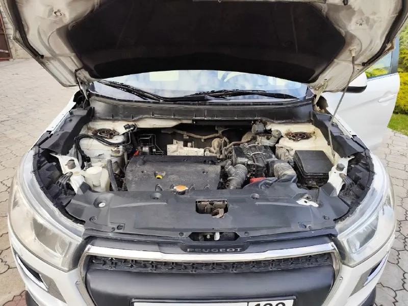 Продам peugeot peugeot 4008. 2012 год. цена снижена в связи с покупкой недвижимости. автомат, с возможностью переключения передач в ручном режиме, лепестками на руле. полный привод с регулировкой привода, передний, auto,4 wd постоянный. передние и задние парктроники. камера заднего вида. датчики света и дождя. круиз контроль. климат контроль. мульти руль. монитор с навигацией. состояние очень хорошее. крашена крышка багажника и задний бампер. на 228 000 км. была замена двигателя на контрактный, с пробегом 70 000 км. зарегистрирован в мрэо. цена 900 000 рублей. находится в мариуполе. +79495018883 📲 tg: @miha8864 📞 звоните: +7(949)5018883 - фотография - 6