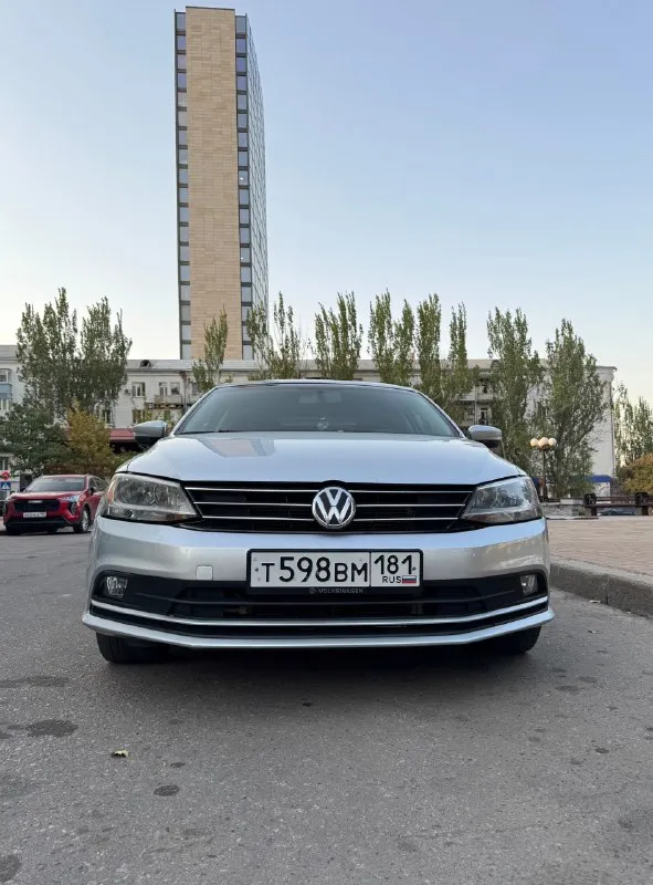🚗 Volkswagen jetta 6 рестайлинг
📅 Год: 2016 | ⏱ пробег: 142 000 км (родной)
⚙️ Двигатель: 1.8 tsi (gen 3) | коробка: надёжный автомат aisin
✨ Предмаксимальная комплектация — есть всё для комфорта и удовольствия:
• Бесключевой доступ, система start/stop
• Кожаный салон, люк
• Новый мультимедиа-экран 8” / 64 гб с carplay и android auto
Заменена акустика топ 🔥
• Камера заднего вида
• Кондиционер
• Подогрев сидений (3 режима)
• Мультируль
• Электропривод и подогрев зеркал
• Полный электропакет
• Подушки безопасности
🔧 Состояние: полностью обслужен, вложений не требует — сел и поехал!
📷 Дополнительные фото и видео — вышлю по запросу.
📄 Документы в порядке, учёт рф, переоформление без проблем.
💰 Цена: 1 488 000 ₽ (торг у капота)
Возможен обмен, на обмен дороже.
📍 Донецк
📞 Тел. : +7 949 315 34 04
📞 Звоните: +7(949)3153404 - фотография - 5