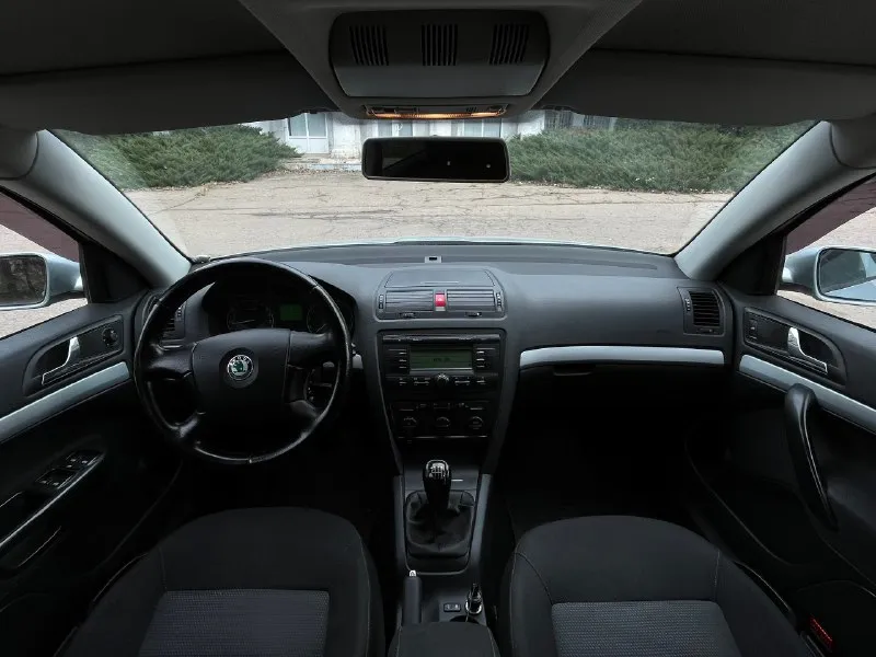 Продам skoda octavia а5 2008года выпуска 1.8 кпп механика 6-ст в хорошем состоянии, без гнили и ржавчины хорошая комплектация. работает абсолютно всё. bzb, цепь в превосходном состоянии не растянутая. 730.000руб вопросы по телефону. +7949-024-12-22 или телеграмм +7911-396-85-84 📞 звоните: +7(949)0241222 - фотография - 8