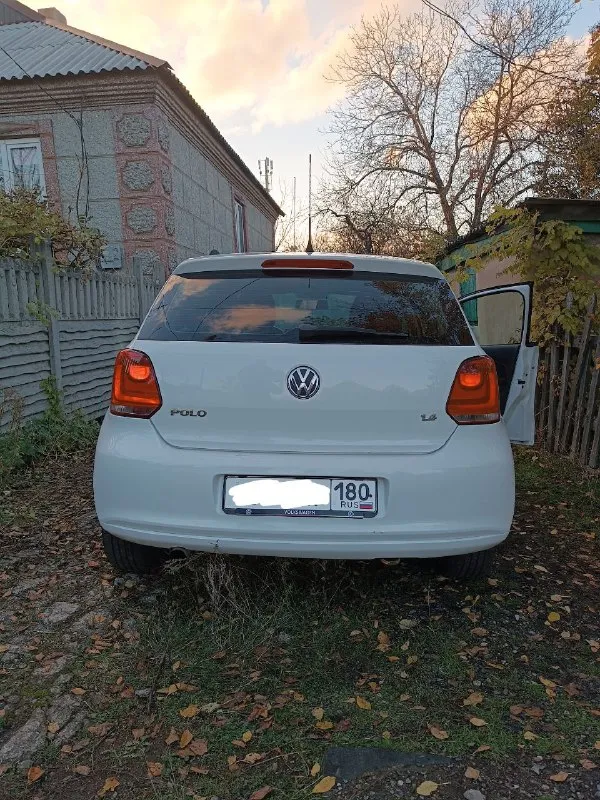 Продам volkswagen polo (поло) в кузове хэтчбек 2010 года выпуска. Пробег 136 тыс. Родной, подвержден автотекой, автотеку покажу при осмотре.
Цена 650т. Р. , торг у капота.
Двигатель 1.4 на акпп, едет очень хорошо.
Расход по трассе 4.7 по городу не замерял.
Двигатель масло не ест, коробка чувствует себя хорошо. Ходовая не греметит. Салон чистый и опрятный. По кузову имеются сколы.
Продаю потому что по факту машина просто стоит с августа месяца. Переодичкски раз в неделю- две выезжаю что бы не застаивалась.
По документам чистая, без штрафов, запретов и т. П.
Донецк, +79494203454 - фотография - 4