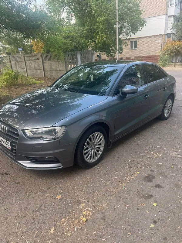 Audi a3 2016 год 2.0 дизель привод передний 88000 пробег отличное состояние и комплектация (один хозяин с 2016г) зимнюю резину отдаю цена 1850000 донецк +79493712390 лучше пишите - фотография - 2