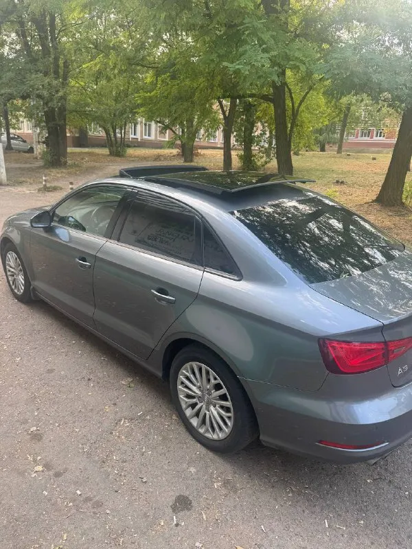 Audi a3 2016 год 2.0 дизель привод передний 88000 пробег отличное состояние и комплектация (один хозяин с 2016г) зимнюю резину отдаю цена 1850000 донецк +79493712390 лучше пишите - фотография - 3