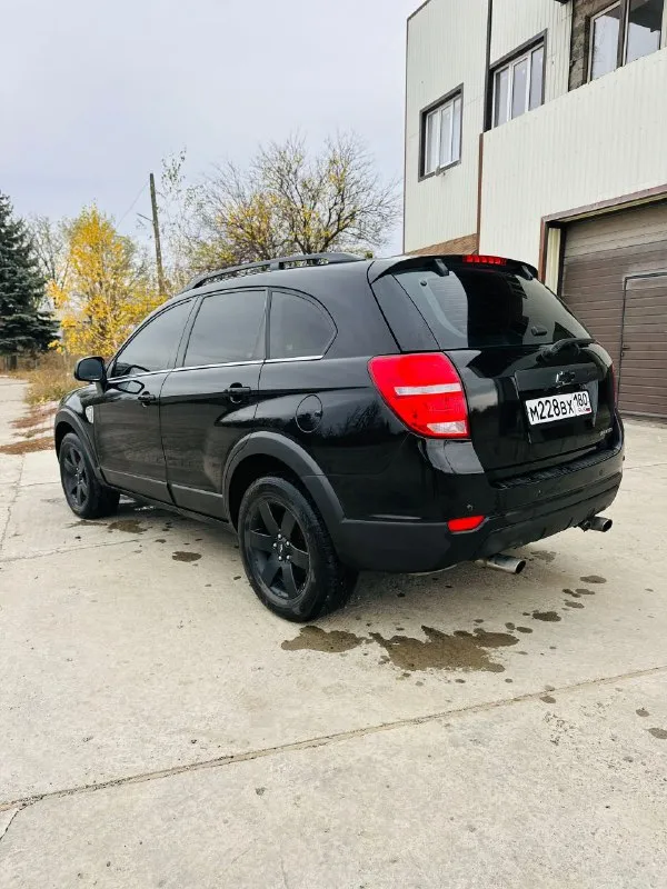 Продам chevrolet captiva 2,4 мкп 2007 год пробег 180 тыс км полный привод, два комплекта резины зима/лето, все работает, без вложений. цена 900,000 продажа без номеров. +79497207862 - фотография - 6