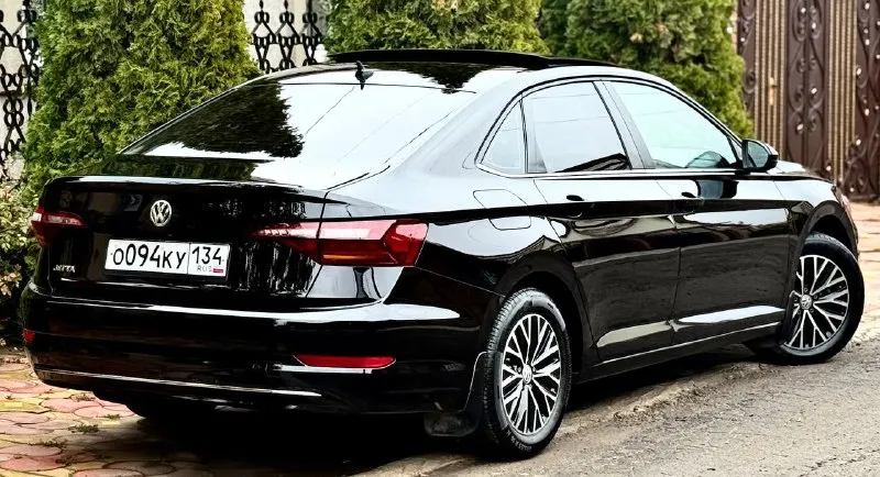 Продам volkswagen jetta в комплектации s. E.
Год:2019
:1.4 Турба 150сил
Коробка:автомат 8ступеней
Пробег:108.000
Цена:1.785.000₽
Номер: +79498543135 или +79495011956 на обоих номерах телеграмм
Авто в отличном состоянии без каких либо вложений сел и поехал, коробка и мотор в идеальном состоянии, ходовая часть автомобиля на 5+ все что нужно сделано, масла фильтра и все жидкости заменены 500км назад! Очень экономичный и в тоже время резвый автомобиль благодаря турбине, и обычному автомату! Управляется, очень плавно и уверено на дороге, комплектация авто очень богатая:кожаный молочный салон, без ключевой доступ, кнопка страт стоп, панорама, подогревы сидения, слепые зоны, дистроник, круиз контроль, адаптация фар, мульти руль, дорогая оптика, хорошая музыка, большой сенсорный монитор с car play, bt, aux, полный бортовой компьютер, датчики дождя, света давление шин, удержание полосы, раздельный климат контроль, камера заднего вида, и многое другое всего не напишешь!больше информации по телеф
📞 Звоните: +7(949)8543135 - фотография - 4