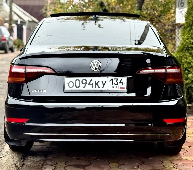 Продам volkswagen jetta в комплектации s. E.
Год:2019
:1.4 Турба 150сил
Коробка:автомат 8ступеней
Пробег:108.000
Цена:1.785.000₽
Номер: +79498543135 или +79495011956 на обоих номерах телеграмм
Авто в отличном состоянии без каких либо вложений сел и поехал, коробка и мотор в идеальном состоянии, ходовая часть автомобиля на 5+ все что нужно сделано, масла фильтра и все жидкости заменены 500км назад! Очень экономичный и в тоже время резвый автомобиль благодаря турбине, и обычному автомату! Управляется, очень плавно и уверено на дороге, комплектация авто очень богатая:кожаный молочный салон, без ключевой доступ, кнопка страт стоп, панорама, подогревы сидения, слепые зоны, дистроник, круиз контроль, адаптация фар, мульти руль, дорогая оптика, хорошая музыка, большой сенсорный монитор с car play, bt, aux, полный бортовой компьютер, датчики дождя, света давление шин, удержание полосы, раздельный климат контроль, камера заднего вида, и многое другое всего не напишешь!больше информации по телеф
📞 Звоните: +7(949)8543135 - фотография - 6