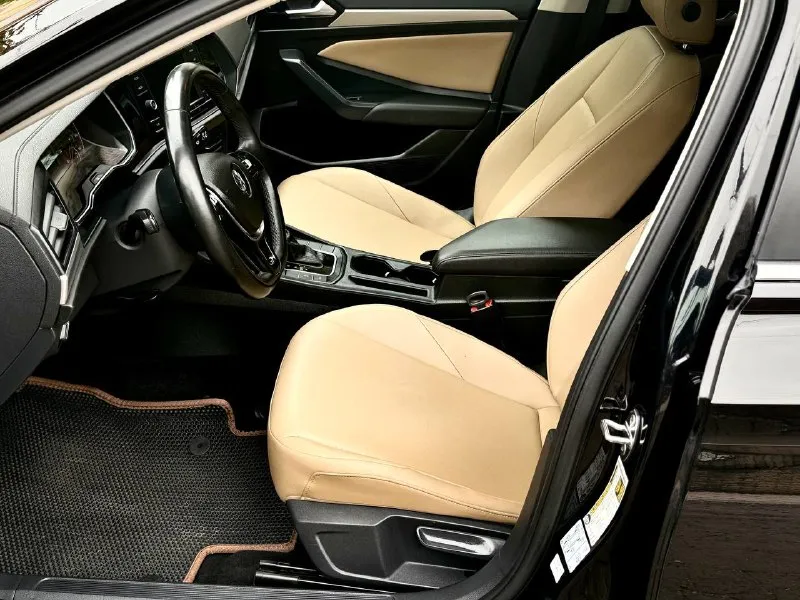 Продам volkswagen jetta в комплектации s. E.
Год:2019
:1.4 Турба 150сил
Коробка:автомат 8ступеней
Пробег:108.000
Цена:1.785.000₽
Номер: +79498543135 или +79495011956 на обоих номерах телеграмм
Авто в отличном состоянии без каких либо вложений сел и поехал, коробка и мотор в идеальном состоянии, ходовая часть автомобиля на 5+ все что нужно сделано, масла фильтра и все жидкости заменены 500км назад! Очень экономичный и в тоже время резвый автомобиль благодаря турбине, и обычному автомату! Управляется, очень плавно и уверено на дороге, комплектация авто очень богатая:кожаный молочный салон, без ключевой доступ, кнопка страт стоп, панорама, подогревы сидения, слепые зоны, дистроник, круиз контроль, адаптация фар, мульти руль, дорогая оптика, хорошая музыка, большой сенсорный монитор с car play, bt, aux, полный бортовой компьютер, датчики дождя, света давление шин, удержание полосы, раздельный климат контроль, камера заднего вида, и многое другое всего не напишешь!больше информации по телеф
📞 Звоните: +7(949)8543135 - фотография - 7