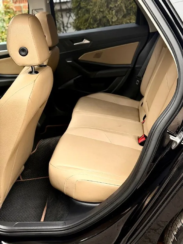 Продам volkswagen jetta в комплектации s. E.
Год:2019
:1.4 Турба 150сил
Коробка:автомат 8ступеней
Пробег:108.000
Цена:1.785.000₽
Номер: +79498543135 или +79495011956 на обоих номерах телеграмм
Авто в отличном состоянии без каких либо вложений сел и поехал, коробка и мотор в идеальном состоянии, ходовая часть автомобиля на 5+ все что нужно сделано, масла фильтра и все жидкости заменены 500км назад! Очень экономичный и в тоже время резвый автомобиль благодаря турбине, и обычному автомату! Управляется, очень плавно и уверено на дороге, комплектация авто очень богатая:кожаный молочный салон, без ключевой доступ, кнопка страт стоп, панорама, подогревы сидения, слепые зоны, дистроник, круиз контроль, адаптация фар, мульти руль, дорогая оптика, хорошая музыка, большой сенсорный монитор с car play, bt, aux, полный бортовой компьютер, датчики дождя, света давление шин, удержание полосы, раздельный климат контроль, камера заднего вида, и многое другое всего не напишешь!больше информации по телеф
📞 Звоните: +7(949)8543135 - фотография - 8