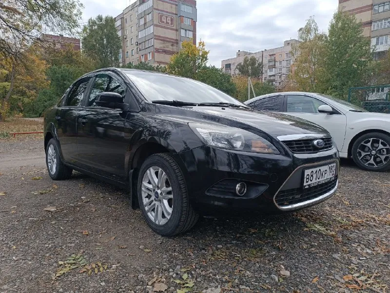 Ford focus 2 (рестайлинг). 2008 г. комплектация chia. я собственник круиз, датчик света, датчик дождя, доводчики стекл, подогрев сидений, климат, подогрев зеркал, электро пакет. зеркало заднего вида с автозатемнением. хороший свет, ближний, дальний. два комплекта резины зима/лето мотор 1.8, 5-мкпп. пробег 164 000 км. г. донецк цена 550 000₽ торг у капота. тел. +79495291480 - фотография - 3