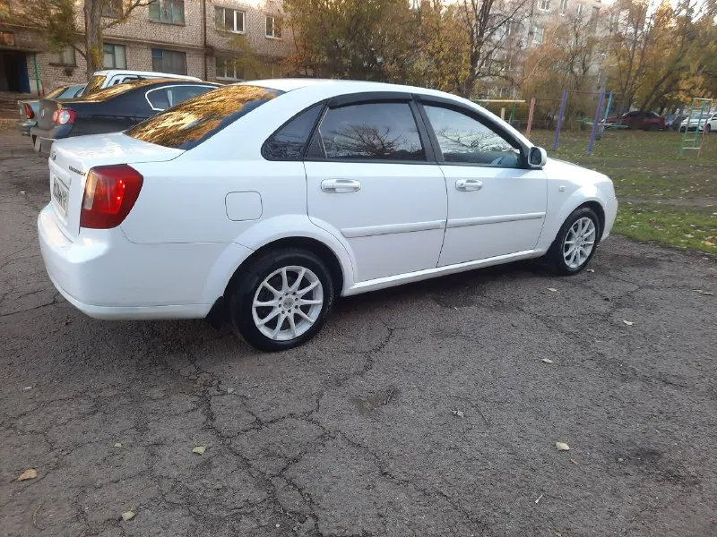 Продам шевроле лачети 2007 г в авто в хорошем состояние дно пороги живые не гнилое двс кпп ходовая на отлично по електрики роботает исключительно все комплектация гур абс птс оригинал 2 хоз любые оформление ц 510 т р торг вариант обмена на болей дишели авто тел для связи +79494792653 - фотография - 3