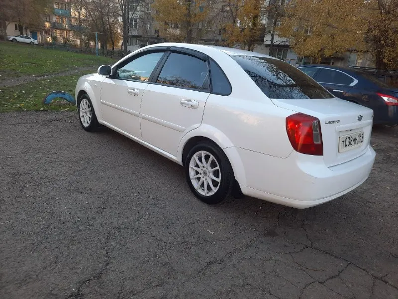 Продам шевроле лачети 2007 г в авто в хорошем состояние дно пороги живые не гнилое двс кпп ходовая на отлично по електрики роботает исключительно все комплектация гур абс птс оригинал 2 хоз любые оформление ц 510 т р торг вариант обмена на болей дишели авто тел для связи +79494792653 - фотография - 4