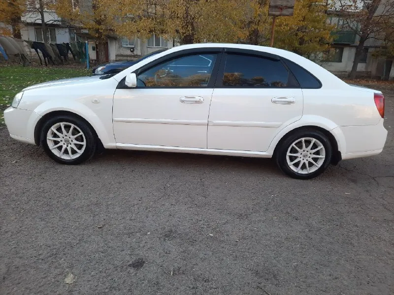 Продам шевроле лачети 2007 г в авто в хорошем состояние дно пороги живые не гнилое двс кпп ходовая на отлично по електрики роботает исключительно все комплектация гур абс птс оригинал 2 хоз любые оформление ц 510 т р торг вариант обмена на болей дишели авто тел для связи +79494792653 - фотография - 5