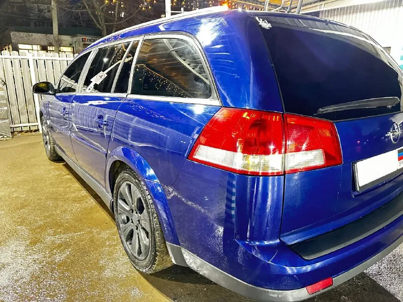 Продам opel вектра ц универсал, 1.9 дизель, 2008 год выпуска, родной пробег 310000. механика 6 ступеней. двух зонный климат контроль, датчик дождя, стеклоподъёмники с доводчиками. двигатель и ходовая в хорошем состоянии. резина отличная р17. кузов в хорошем состоянии. чистый, опрятный салон, в машине не курят. огромный вместительный багажник. цена 670000 руб. +7 949 529-04-68 (если не дозвонитесь, в тг) 📲 tg: rauh welt begriff 📞 звоните: +7(949)5290468 - фотография - 4