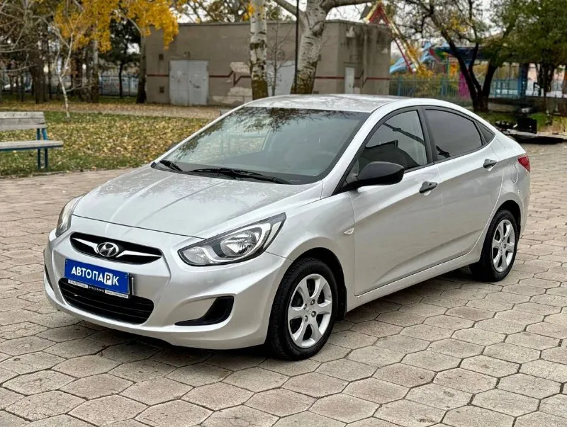 ⬜️ hyundai solaris 💰цена: 700 000р 🏢город: мариуполь 📅год выпуска: 2012 🧾пробег: 197 120км. ⚙️двигатель: 1.6 ⛽топливо: бензин ⚙️кпп: механика 📞телефон: +7-989-263-55-56 +7-949-727-41-51 +7-949-551-91-52 💾 описание: solaris зарекомендовал себя на российском рынке как универсальный, практичный и надежный автомобиль для тех, кому важны экономичность, надёжность и комфорт. ✅ южная эксплуатация, кузов без коррозии ✅ хорошее состояние как внешне, так и технически ✅ уже 180-й учёт отличная комплектация: кондиционер ❄️ (работает отлично), электростекла, abs, airbag, новый насос гидроусилителя руля. улица шевченко 269 ⚠️бесплатно доставим этот или другой автомобиль в донецк, макеевку, бердянск, мелитополь и другие города новых территорий после детального видеообзора со всевозможными диагностиками⚠️ 🏦 возможна продажа в кредит по двум документам. - фотография - 1