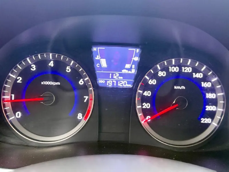 ⬜️ hyundai solaris 💰цена: 700 000р 🏢город: мариуполь 📅год выпуска: 2012 🧾пробег: 197 120км. ⚙️двигатель: 1.6 ⛽топливо: бензин ⚙️кпп: механика 📞телефон: +7-989-263-55-56 +7-949-727-41-51 +7-949-551-91-52 💾 описание: solaris зарекомендовал себя на российском рынке как универсальный, практичный и надежный автомобиль для тех, кому важны экономичность, надёжность и комфорт. ✅ южная эксплуатация, кузов без коррозии ✅ хорошее состояние как внешне, так и технически ✅ уже 180-й учёт отличная комплектация: кондиционер ❄️ (работает отлично), электростекла, abs, airbag, новый насос гидроусилителя руля. улица шевченко 269 ⚠️бесплатно доставим этот или другой автомобиль в донецк, макеевку, бердянск, мелитополь и другие города новых территорий после детального видеообзора со всевозможными диагностиками⚠️ 🏦 возможна продажа в кредит по двум документам. - фотография - 10