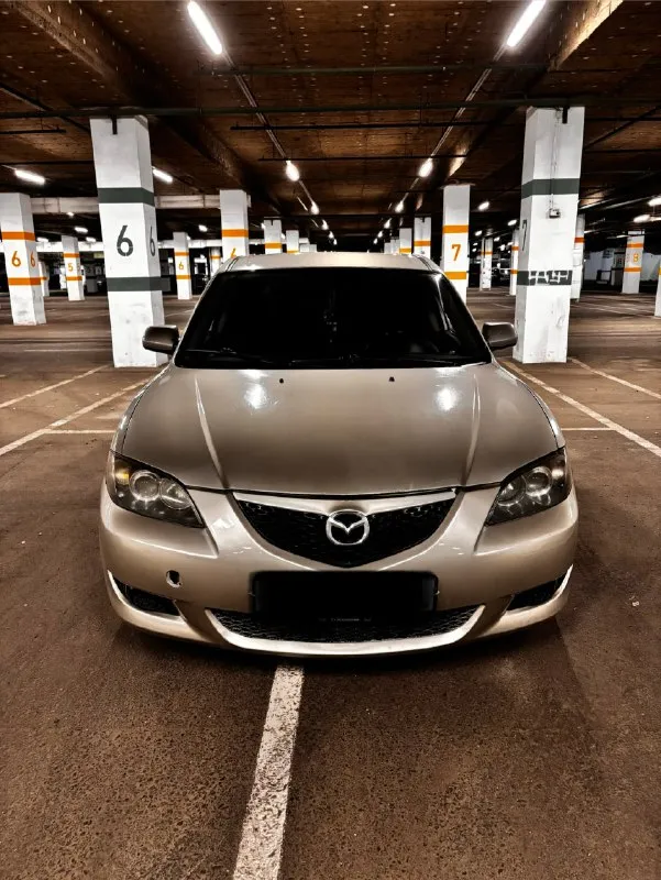 Продается mazda 3 2004 год пробег 240.000 двигатель 1.6, масло не ест, работает отлично коробка авто... - фотография