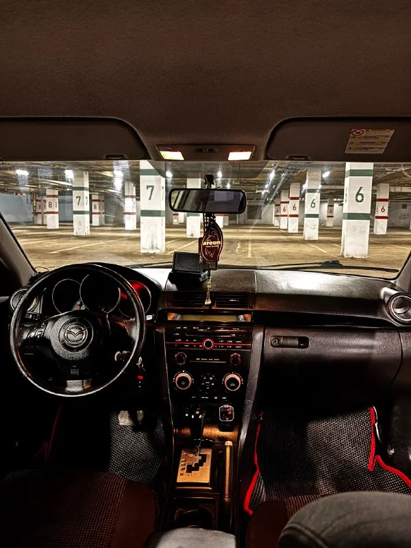 Продается mazda 3 2004 год пробег 240.000 двигатель 1.6, масло не ест, работает отлично коробка автомат, работает отлично кондиционер электрорегулировка зеркал подогрев сидений состояние на фото юридически чистая 385 000 р. торг номер для связи +79281533828 📞 звоните: +7(928)1533828 - фотография - 6