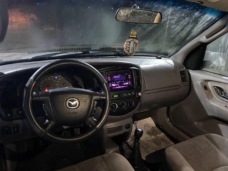 Продам mazda tribute год выпуска : 2002 двигатель : 2.0 бензин. коробка : 5ст механика. полный привод документы чистые, база зелёная. авто технически в отличном состоянии, полный привод работает, автомобиль обслужен. ходовая в хорошем состоянии, ничего не стучит. чистый, опрятный салон. есть жизненные моменты по кузову. кондиционер рабочий, 4 эсп, хорошая магнитола, мультируль, электрорегулеровка зеркал. из вложений нужно поменять сцепление (лежит в багажнике). цена - 425 000 руб, торг у капота г. шахтёрск +7 (949) 443-15-22 +7 (949) 390-44-15 (тг и вацап на том же номере) 📞 звоните: +7(949)4431522 - фотография - 10