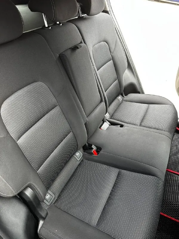 🏎️ kia sportage iv 2.0 ат awd 🗓️ год выпуска: 2018 пробег : 175 тыс. комплектация: сигнализация с авто запуском, камера заднего вида, датчики дождя, датчики света, парктроники, сенсорный дисплей (carplay, android auto) подогревы всех сидений, электропривод зеркал, климат-контроль 2-х зонный, подогрев руля, полный привод 🥇авто в идеальном техническом состоянии. один владелец, бережная эксплуатация. без дтп. кузов в родном окрасе. комплектация "luxe". тёплые опции. два ключа. обслуживал по регламенту. замена масла каждые 7тыс. км кузов в керамике ухоженный и не прокуренный салон машина обслужена и готова к дальнейшей эксплуатации (дополнительных вложений не требуется). летняя резина на оригинальных литых дисках. зимняя резина в подарок. 💸 цена: 2.000.000 💸 торг приветствуется😏 📲тел: +7(959)2016771 📞 звоните: +7(959)2016771 - фотография - 9