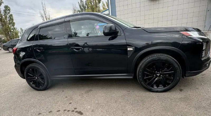❗продам❗ mitsubishi outlander sport asx 🔸год: 2020 🔸пробег: 60.000 🔸двигатель: 2.0 бензин 🔸трансмиссия: cvt 🔸привод: передний 🔸комплектация: подогрев сидений, подогрев зеркал, датчик света и дождя, климат контроль, мульти руль, сенсорный экран, led оптика и много разных приятных опций 🔸автомобиль состояние нового, ухожен, обслужен, в салоне не когда не курили, документы в полном порядке. 💰цена-2.050.000 (торг реальному покупателю при виде денег) обращаться по номеру: +79493259355 👤 📞 звоните: +7(949)3259355 - фотография - 3